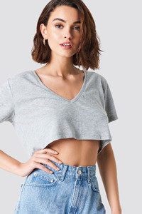 nakd_croped_v-neck_tee_1018-000861-0138_01a.thumb.jpg.1159def8a462871c078b229d2f1abb52.jpg