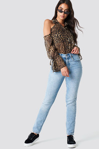 nakd_flounce_sleeve_cold_shoulder_shirt_1018-001175-0812_03c_r1.jpg