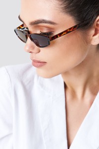 nakd_retro_bridge_sunglasses_1015-000971-0715_02l.jpg