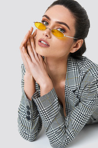 nakd_retro_small_oval_sunglasses_1015-000973-0024_01l.jpg