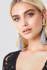 nakd_sparkle_oval_tassel_earring_1015-000908-0008_01l_r1.jpg