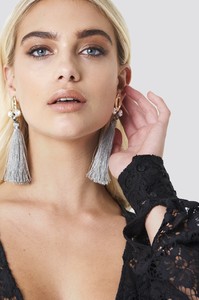 nakd_sparkle_oval_tassel_earring_1015-000908-0008_02l_r1.jpg