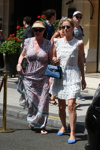nicky-hilton-and-her-mother-shopping-in-paris-07-01-2018-6.jpg