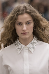 paco-rabanne-clpa-rf18-0027.thumb.jpg.b9e3d56765cfa316c17105c750c6ebde.jpg