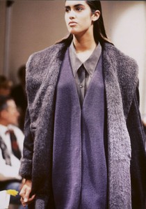 prada-fw-1989-2.thumb.jpg.c0bead0caf72644d80f6b5a4e2232f1f.jpg