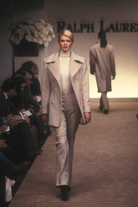 ralph-lauren-fw-1996-3.thumb.jpg.8e3ec3f686cd6f142c45e16bc161ead8.jpg