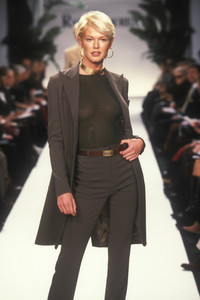 ralph-lauren-ss-1997-10.thumb.jpg.8913a5dd807211bc19cf8963ac82b9eb.jpg