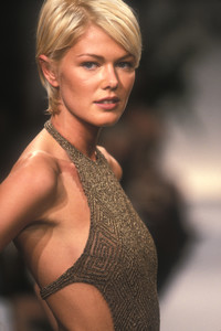 ralph-lauren-ss-1997-18.thumb.jpg.5a97cad4d6ae1ba3105258f09cfc6991.jpg