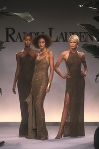 ralph-lauren-ss-1997-19.thumb.jpg.28172acb6371295c873318dc73ae5269.jpg