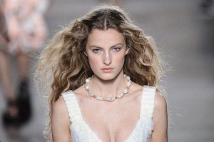 rykiel-clpa-rs18-5581.thumb.jpg.9f6faaa5298b7d25b1d8b9475dbb314b.jpg