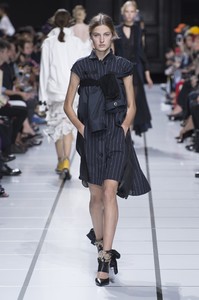 sacai-rs18-0274.thumb.jpg.95fd04558f407d541561e79815ad2955.jpg