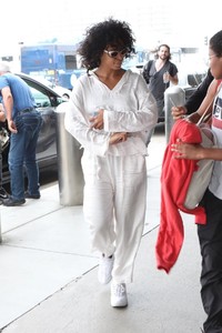 solange-knowles-at-lax-airport-in-los-angeles-07-26-2018-5.jpg
