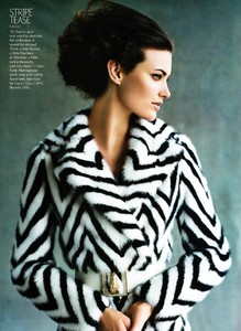 us_vogue_july_2000_31.thumb.jpg.33abbc7b7ae9fd008dd6d5262e20e8f4.jpg