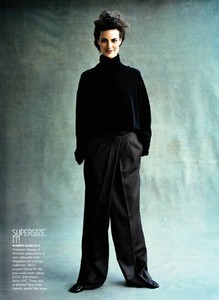 us_vogue_july_2000_32.thumb.jpg.4b67e8973813baf418d938fa299a69b8.jpg