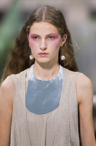 valentino-clp-rs18-0031.thumb.jpg.219e1c20eb9930c4dffcf84629afbe14.jpg