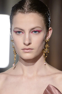 valentino-hc-clp-rs18-7188.thumb.jpg.ce11f44bc94f8ebcc7fdf4a393ecbd37.jpg