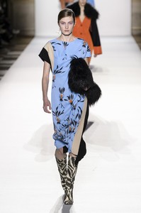 van-noten-rf18-2744.thumb.jpg.2bef59409473412a5d6e850a1a47b7e4.jpg