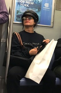 vanessa-hudgens-tries-to-go-incognito-as-she-rode-the-nyc-subway-06-27-2018-5.jpg