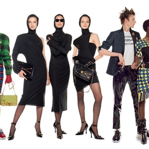 versace-1531562618238.thumb.jpg.980678dba057ac22942a8c239b6ab439.jpg