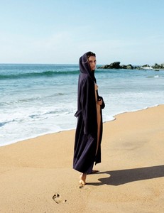 vogue-special-magazine-2018_100_be-well_1-1-gesleept-3-231816e444cbac96be9f0ee9c523fad7a6_thumb.thumb.jpg.db2fff160cf0dcf9d0690d664223d9c2.jpg