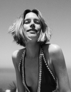 vogue-special-magazine-2018_100_be-well_1-1-gesleept-3-44f47644c09f8e3e0748f25f2cd727745_thumb.thumb.jpg.45f9bd02fd5fb41189d5cea939c8f19d.jpg