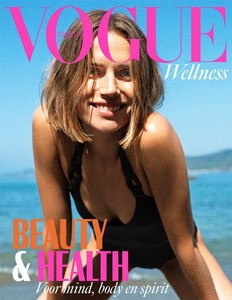 vogue-special-magazine-2018_100_be-well_1-1-gesleept938c43c493711007d8541e084bccc0cf_thumb.thumb.jpg.8d8d6fb17c90877fb75a6453a65e8ca3.jpg