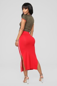 07-18-16_Studio_2_09-44-25_BJ32611_Red_10__AJ.jpg