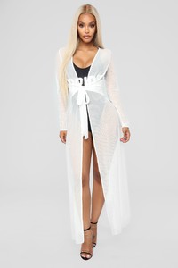 07-24-18_Studio_2_15-16-23_T2532_OffWhite0770_AJ.jpg
