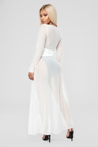 07-24-18_Studio_2_15-17-14_T2532_OffWhite0777_AJ.jpg