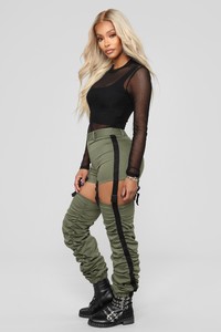 07-25-18_Studio_2_11-29-20_PI2342_Olive0448_JD.jpg