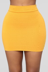 07-31-18_Studio_2_10-06-47_S10442QQCJ_Mustard0491_AG.jpg