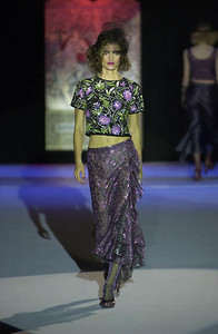 1087207855_MariellaBuraniFW2001MFW6.thumb.jpg.b37c81add664637670b45bbf62c4ef18.jpg