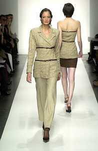 1132100288_PaulaHianFW2001NYFW15.thumb.jpg.36bb2137f973ceb541e8afd132d24f36.jpg