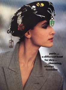 1146916444_USVOGUEJANUARY1985Paris...MovesInaNewDirection...IntoaSeasonofUpbeatChanges...ArthurElgort4.thumb.jpg.730b92c6ca8dc7790950d4b47f2cf7f1.jpg