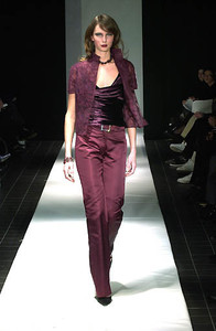 1177050246_ThomasSteibruckFW2001NYFW6.thumb.jpg.9c0b446b50287418cecec788e43227ce.jpg