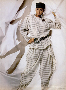1201537080_NewYorkMagazine22Mar1982isseymiyakebyjamesmoore01.thumb.jpg.c58bf65a868a1c5582101b73f02191ae.jpg