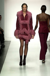 1265353601_PaulaHianFW2001NYFW10.thumb.jpg.5b3190d5227fc83d8ad55da34a580cea.jpg