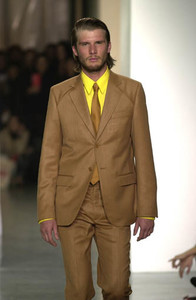 1298849862_RichardEdwardsFW2001NYFW3.thumb.jpg.c00f5343fb3cdb70080ab9054ed05d6a.jpg