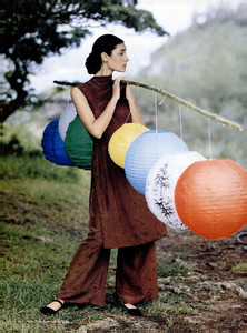 1427876389_NewYorkMagazine3Jan1994beautyandtheeastbychuckbaker03.thumb.jpg.7807e9eeba8c43a0e5c5716fa659baba.jpg