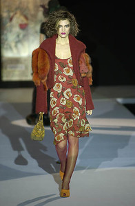 161220738_MariellaBuraniFW2001MFW1.thumb.jpg.20f25cad5dac09d46d712137c02b8dff.jpg