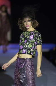 1612320488_MariellaBuraniFW2001MFW7.thumb.jpg.43fea7f7dd400dde9e4905731a76267c.jpg