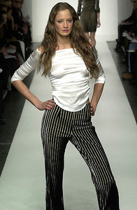 178990867_PaulaHianFW2001NYFW6.thumb.jpg.3cbca073e4cf405beb8fd286557496ef.jpg