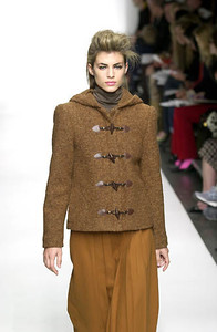 1977762607_JohnScherFW2001NYFW2.thumb.jpg.f54b884384950e60ae7f52d2a4ca05c7.jpg
