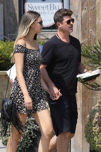           lov090818BZNimage3.jpg