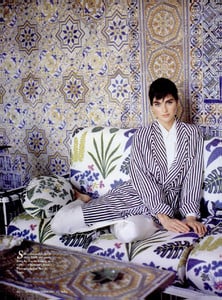 2041044380_NewYorkMagazine27Feb1989charmedlivesbymikeruss12.thumb.jpg.0f48587030379a287f9c62ad414b5303.jpg