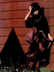 2065082947_NewYorkMagazine24Aug1981investinginthebestbyguylebaube06.thumb.jpg.8afd481314a9acf0d7aa74e78881a53d.jpg