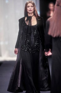 2123943821_AlbertaFerretti1993WomenRTW117.thumb.jpg.f4b5f26bf141a9e92250a8f6bf447f7a.jpg