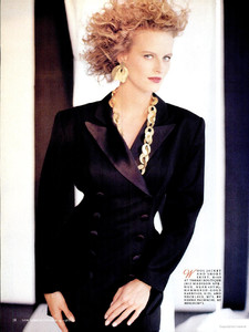 223089766_NewYorkMagazine14Nov1988tuxedojunctionbyellenforbesburnie05.thumb.jpg.782edbfc9455b7aca44c35cdde12be09.jpg