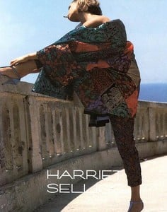 241144569_HarrietSelling199003.thumb.jpg.22a92e97f990b56a5efc53a6c0752b0b.jpg