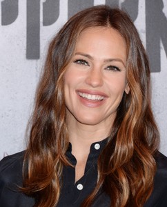         jen170818BZNimage110.jpg